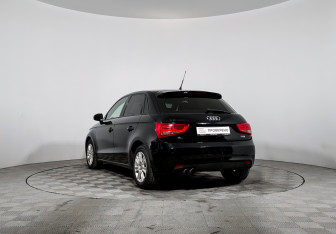 Подержанный автомобиль Audi A1 2014 года (7 фото)