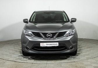 Подержанный автомобиль Nissan Qashqai 2016 года (2 фото)