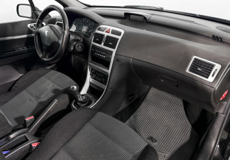 Подержанный автомобиль Peugeot 307 Hatchback 2005 года (13 фото)