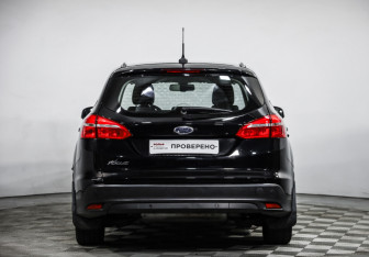 Подержанный автомобиль Ford Focus Wagon 2018 года (6 фото)