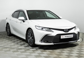 Подержанный автомобиль Toyota Camry Sedan 2021 года (3 фото)
