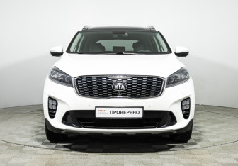 Подержанный автомобиль Kia Sorento 2019 года (2 фото)