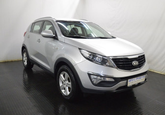 Подержанный автомобиль Kia Sportage 2015 года (3 фото)