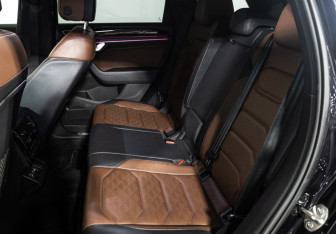 Подержанный автомобиль Volkswagen Touareg 2019 года (10 фото)