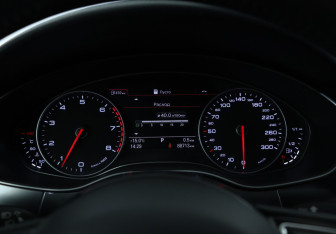 Подержанный автомобиль Audi A6 Sedan 2012 года (26 фото)
