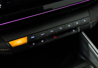 Подержанный автомобиль Changan UNI-V 2024 года (21 фото)