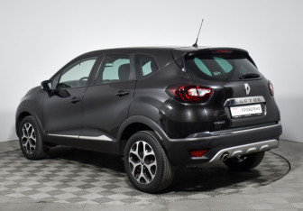Подержанный автомобиль Renault Kaptur 2018 года (7 фото)