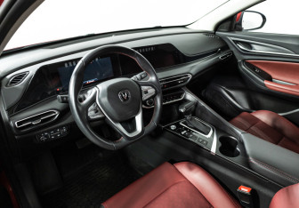 Подержанный автомобиль Changan Eado Plus 2023 года (11 фото)