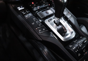 Подержанный автомобиль Porsche Cayenne 2017 года (24 фото)