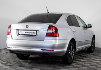 Подержанный автомобиль Skoda Octavia Liftback 2011 года (5 фото)