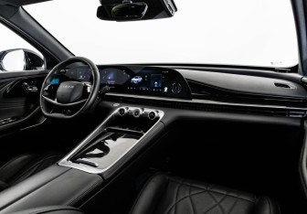 Подержанный автомобиль Exeed RX 2023 года (11 фото)