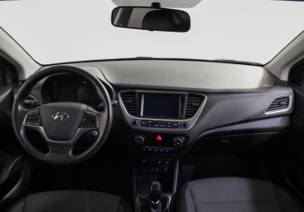Подержанный автомобиль Hyundai Solaris Sedan 2017 года (9 фото)