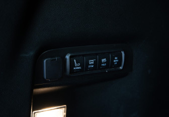 Подержанный автомобиль Ford Explorer 2019 года (23 фото)