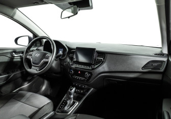 Подержанный автомобиль Hyundai Solaris Sedan 2021 года (9 фото)