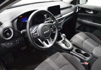 Подержанный автомобиль Kia Cerato Sedan 2021 года (10 фото)
