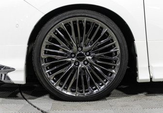 Подержанный автомобиль Toyota Alphard 2020 года (36 фото)