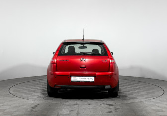 Подержанный автомобиль Citroen C4 Hatchback 2010 года (6 фото)