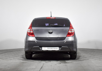 Подержанный автомобиль Hyundai i30 Hatchback 2011 года (6 фото)