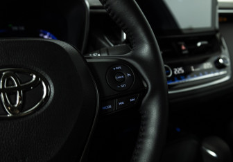 Подержанный автомобиль Toyota Corolla Sedan 2019 года (17 фото)
