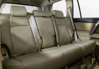 Подержанный автомобиль Toyota Land Cruiser Prado 2016 года (26 фото)