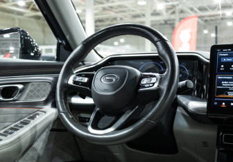 Подержанный автомобиль GAC GS8 2023 года (12 фото)