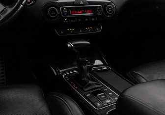 Подержанный автомобиль Kia Sorento 2018 года (13 фото)