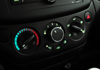 Подержанный автомобиль Chevrolet Aveo Hatchback 2010 года (15 фото)