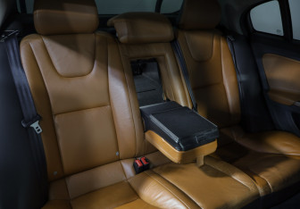 Подержанный автомобиль Volvo S60 2011 года (23 фото)