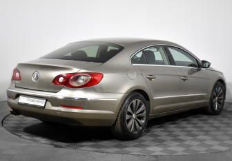 Подержанный автомобиль Volkswagen Passat CC 2011 года (5 фото)