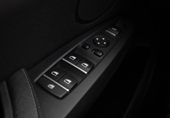 Подержанный автомобиль BMW X3 2015 года (15 фото)