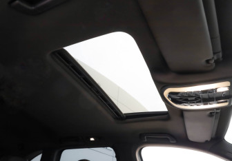 Подержанный автомобиль Porsche Cayenne 2010 года (33 фото)