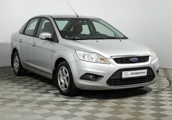 Подержанный автомобиль Ford Focus Sedan 2010 года (3 фото)