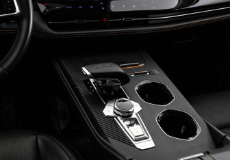 Подержанный автомобиль Changan UNI-K 2023 года (15 фото)