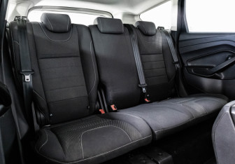 Подержанный автомобиль Ford Kuga 2016 года (18 фото)