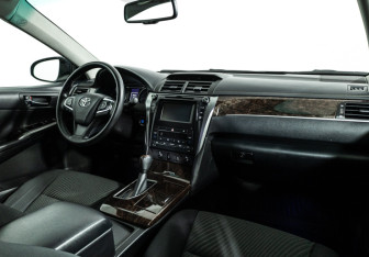 Подержанный автомобиль Toyota Camry Sedan 2017 года (9 фото)