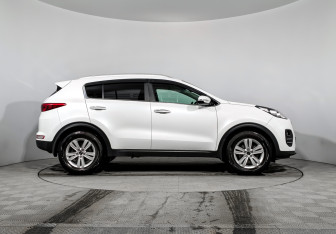 Подержанный автомобиль Kia Sportage 2017 года (4 фото)