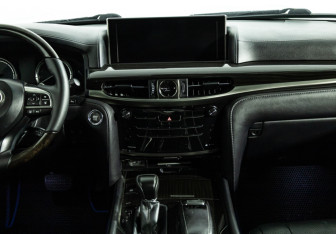 Подержанный автомобиль Lexus LX 2015 года (14 фото)