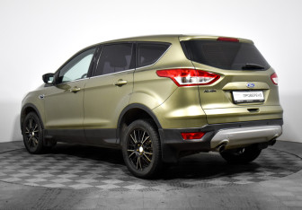 Подержанный автомобиль Ford Kuga 2014 года (7 фото)