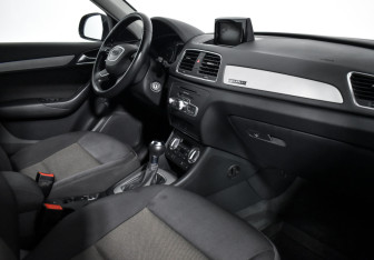 Подержанный автомобиль Audi Q3 2013 года (13 фото)