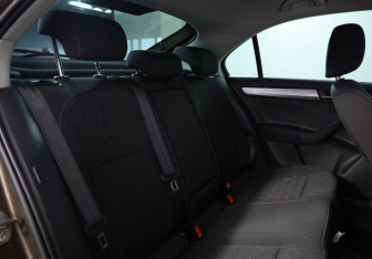 Подержанный автомобиль Skoda Rapid Liftback 2021 года (12 фото)