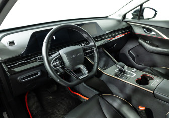 Подержанный автомобиль Omoda C5 2024 года (11 фото)