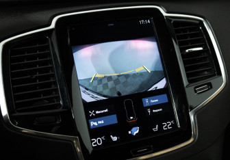 Подержанный автомобиль Volvo XC90 2017 года (18 фото)