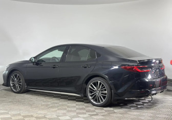 Подержанный автомобиль Toyota Camry Sedan 2024 года (3 фото)
