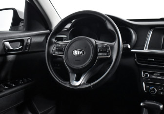 Подержанный автомобиль Kia Optima Sedan 2017 года (15 фото)