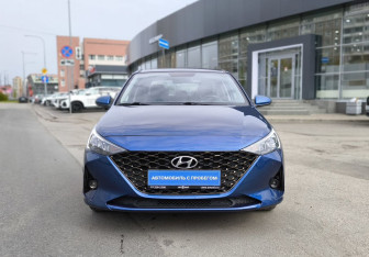 Подержанный автомобиль Hyundai Solaris Sedan 2022 года (2 фото)