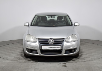 Подержанный автомобиль Volkswagen Jetta Sedan 2008 года (2 фото)
