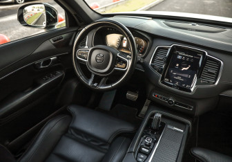 Подержанный автомобиль Volvo XC90 2019 года (10 фото)