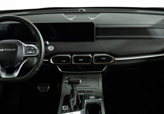 Подержанный автомобиль Jetour X70 2023 года (14 фото)