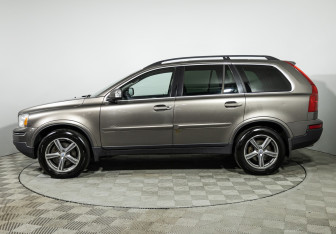 Подержанный автомобиль Volvo XC90 2008 года (8 фото)