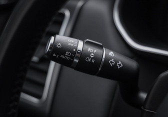 Подержанный автомобиль Land Rover Range Rover Sport 2020 года (23 фото)